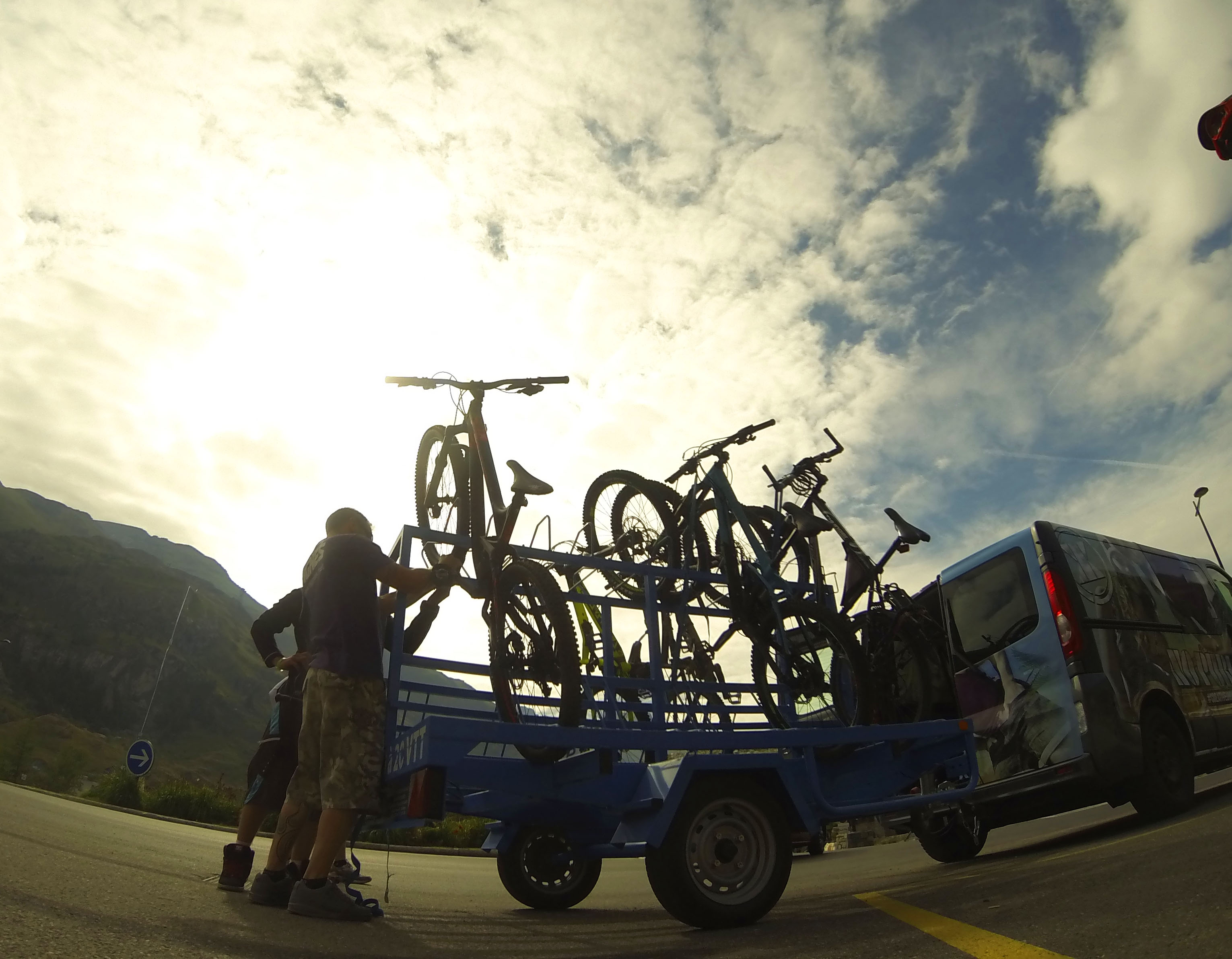 Shuttles to Tignes Biking