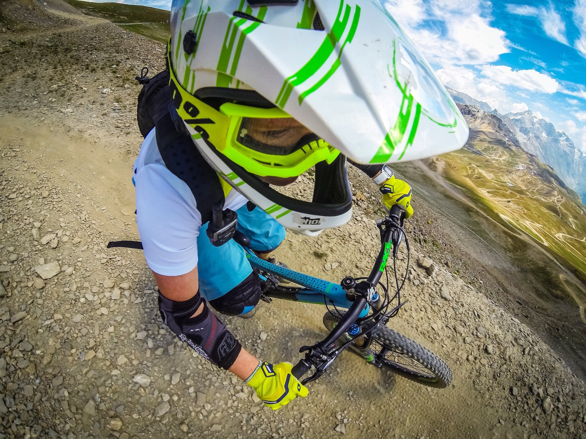 Fiona-Madden-Mountain-biking-gopro-france